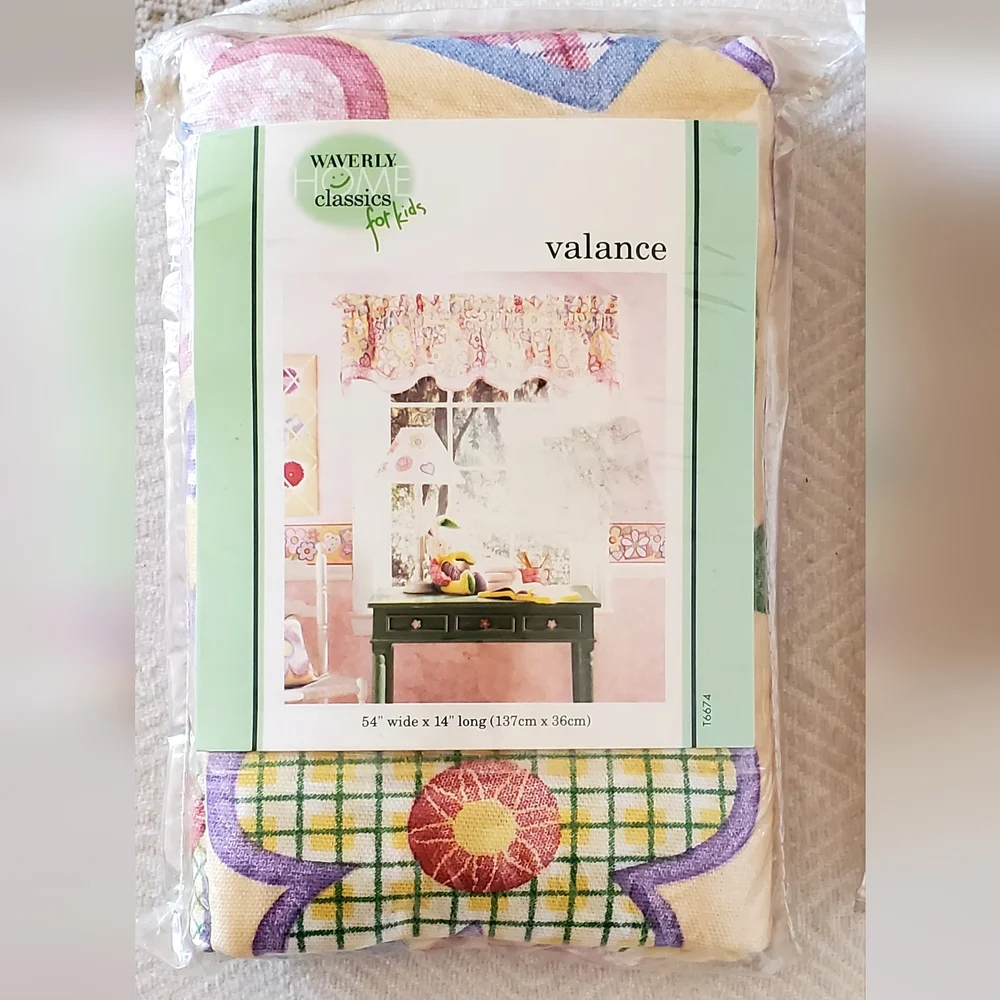 Waverly Kids Cheerful Flower Patch Yellow/Pink/Purple Gingham Valences+Wallpaper